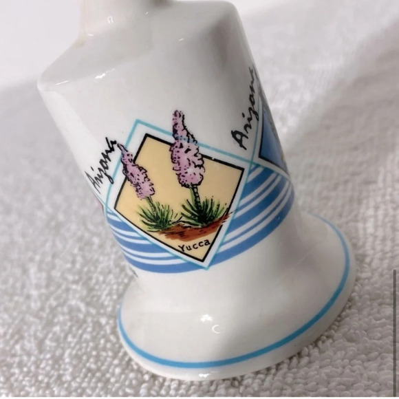 Vintage White  Blue Arizona Ceramic Souvenir Bell - Picture 8 of 14